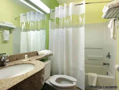 Quality & Fort Myers Hotel 2*